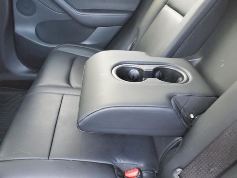 Used 2021 Tesla Model Y Performance image 36