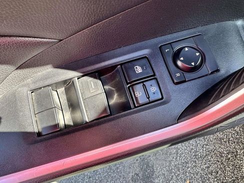 Used 2021 Toyota RAV4 XLE w/ XLE Grade Weather Package AWD/4WD image 9