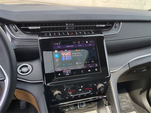 New 2025 Jeep Grand Cherokee L Altitude image 22