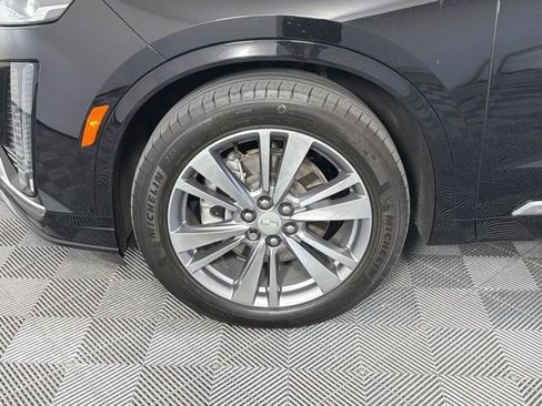 Used 2024 Cadillac XT6 Premium Luxury w/ LPO, Floor Liner Package FWD image 10