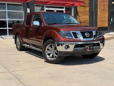 Used 2016 Nissan Frontier SL w/ Moonroof Package AWD/4WD image 3