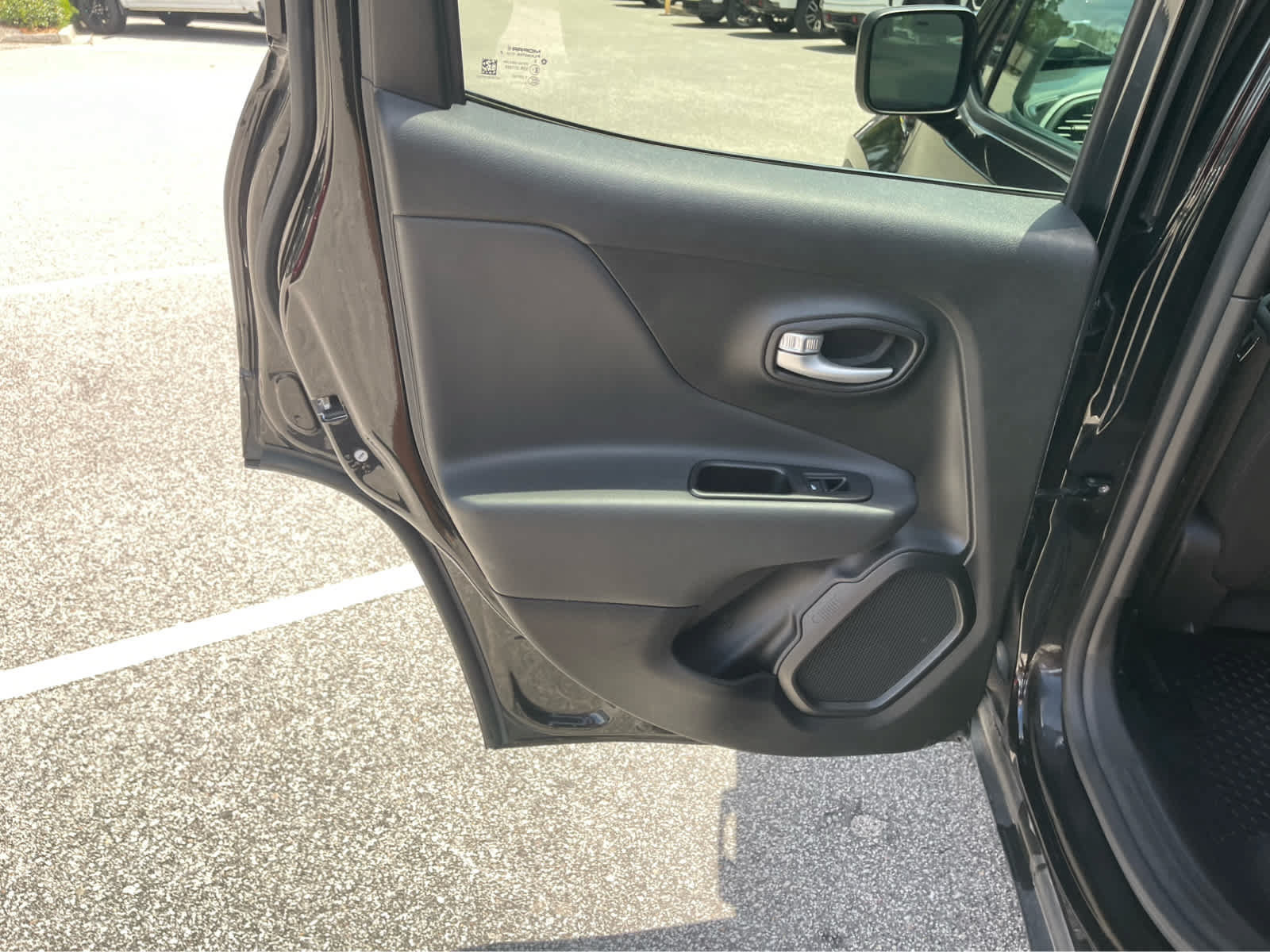 Used 2023 Jeep Renegade Latitude AWD/4WD image 19