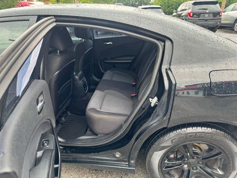 Used 2015 Dodge Charger SE w/ Popular Equipment Group RWD image 11