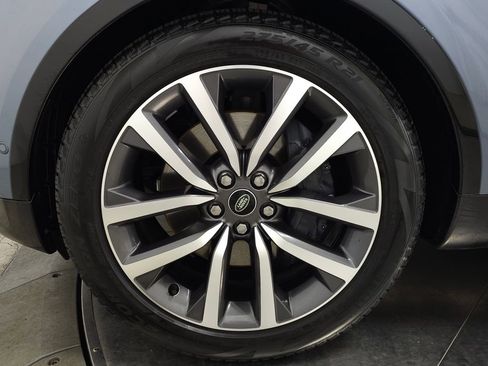 Used 2023 Land Rover Discovery S R-Dynamic image 15