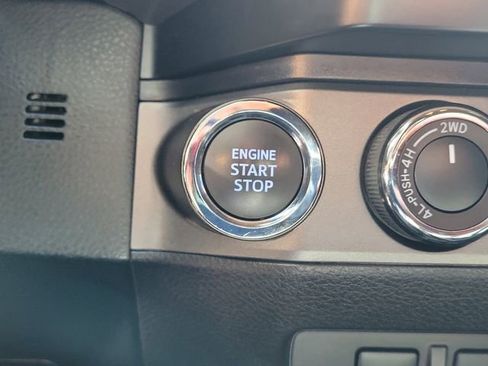 Used 2022 Toyota Tacoma TRD Sport w/ Technology Package image 27