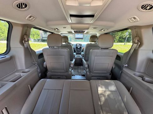 Used 2013 Chrysler Town & Country Touring-L w/ Entertainment Group #2 FWD image 42