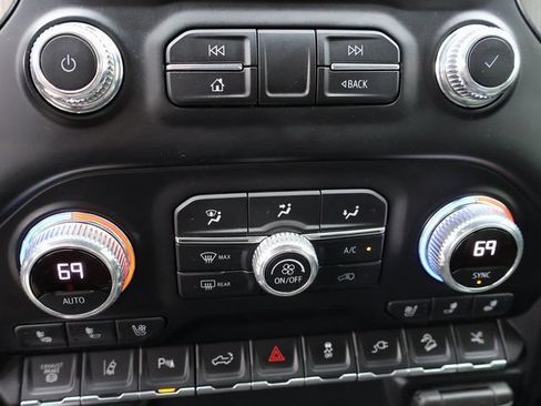 Certified 2022 GMC Sierra 3500 Denali AWD/4WD image 34