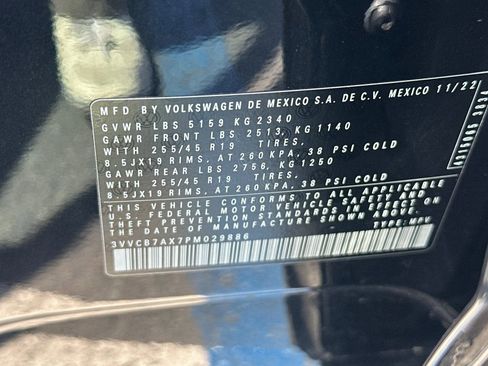 Certified 2023 Volkswagen Tiguan SE R-Line FWD image 30