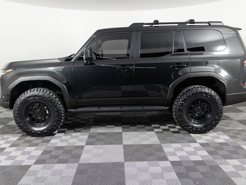 Used 2025 Lexus GX 550 image 3