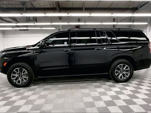 Used 2024 Chevrolet Suburban Z71 image 14