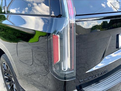 Certified 2024 Cadillac Escalade Sport Platinum w/ LPO, ONYX Package AWD/4WD image 29
