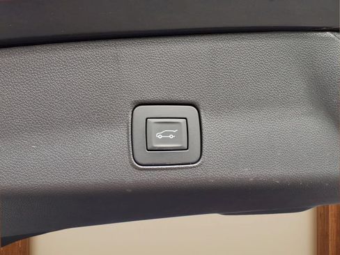 Certified 2023 Chevrolet TrailBlazer RS w/ Sun and Liftgate Package AWD/4WD image 32