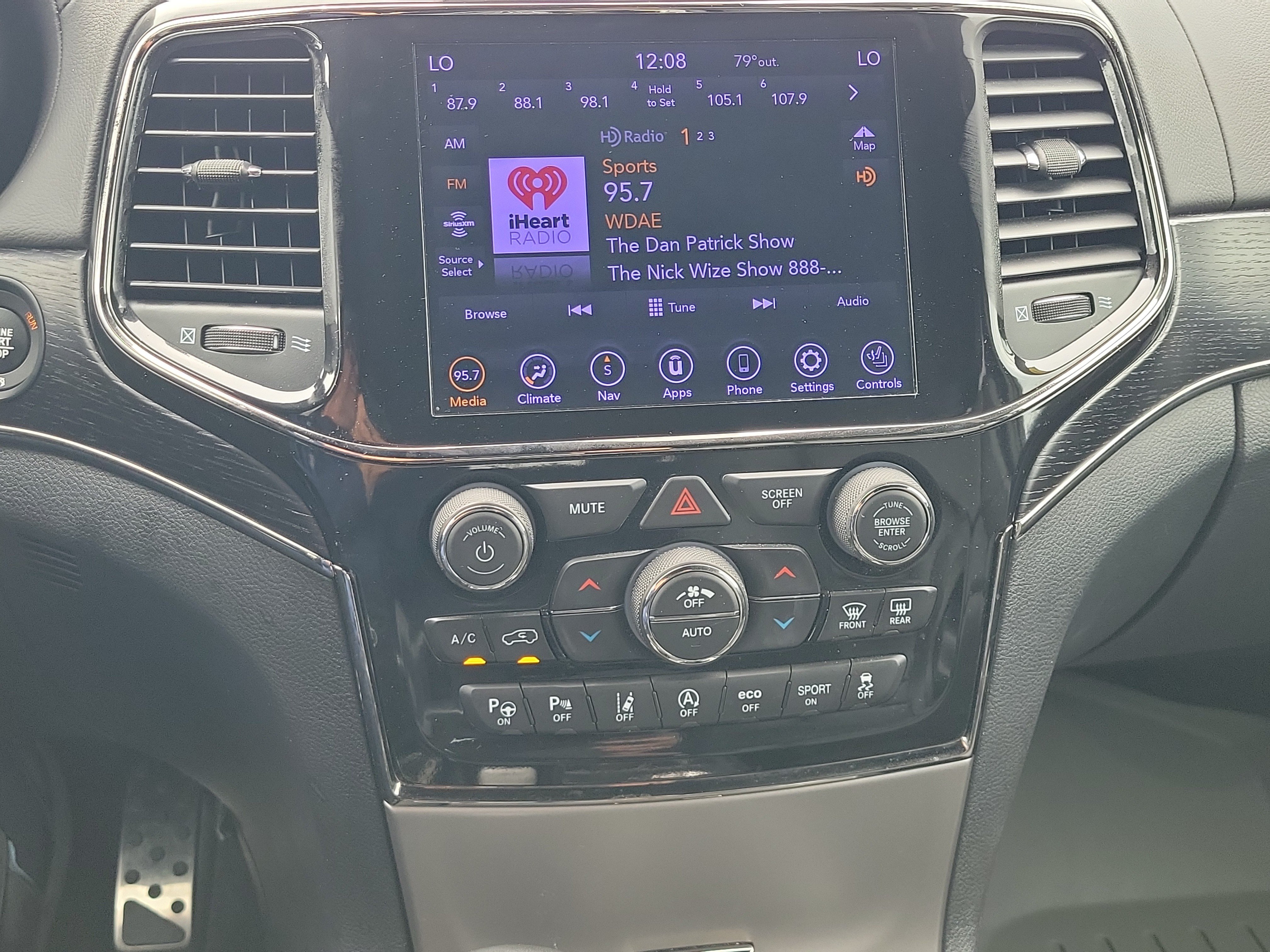 Used 2020 Jeep Grand Cherokee High Altitude AWD/4WD image 25