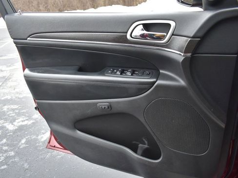 Used 2018 Jeep Grand Cherokee Limited w/ Mopar Chrome Edition Group image 26