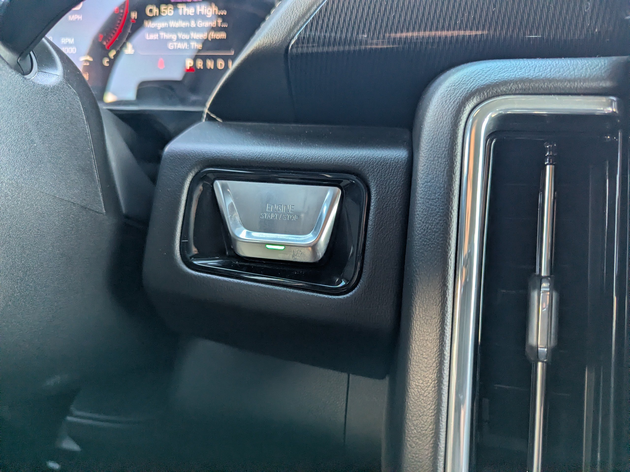 Used 2025 GMC Yukon Elevation AWD/4WD image 19