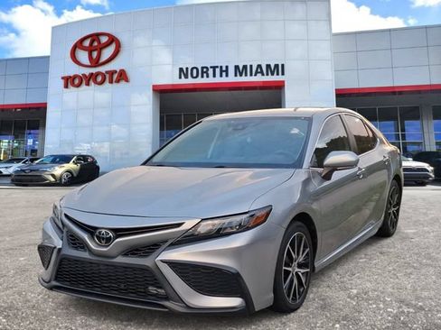 Used 2024 Toyota Camry SE FWD image 2