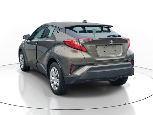 Used 2021 Toyota C-HR LE image 4