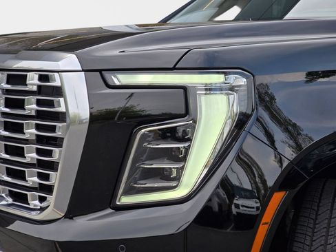 Used 2026 GMC Yukon Denali AWD/4WD image 37