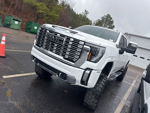 Used 2024 GMC Sierra 2500 Denali w/ Denali Reserve Package image 3