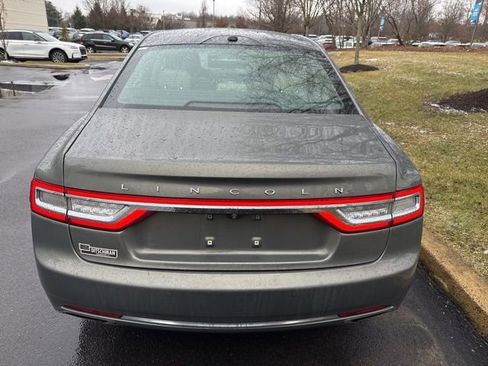 Used 2017 Lincoln Continental Select image 6