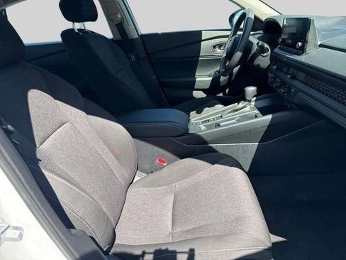 Used 2023 Honda Accord EX image 19