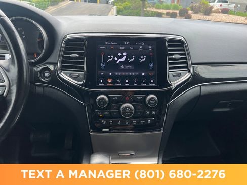 Used 2020 Jeep Grand Cherokee Trailhawk w/ Trailhawk Luxury Group AWD/4WD image 17