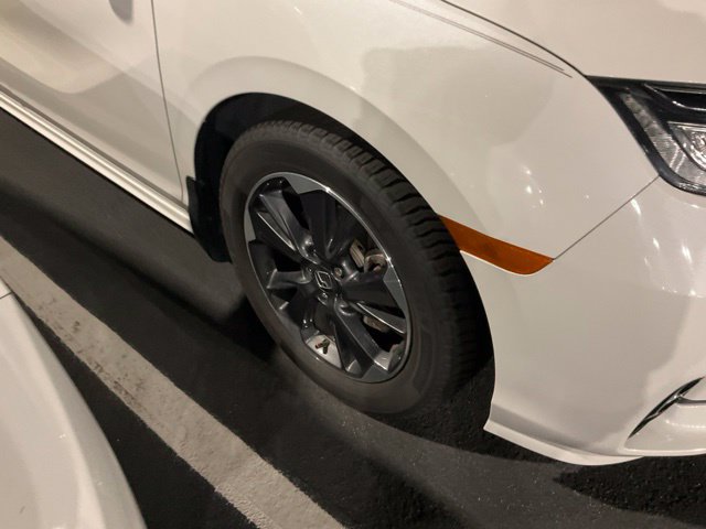 Used 2021 Honda Odyssey Elite image 2