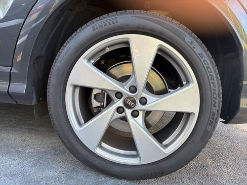 Used 2025 Audi Q5 Prestige image 9