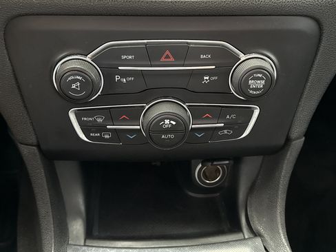 Used 2015 Dodge Charger R/T w/ Plus Group RWD image 21