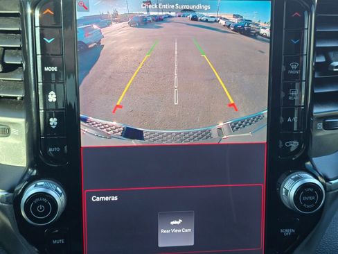 Used 2025 RAM 1500 Laramie image 37