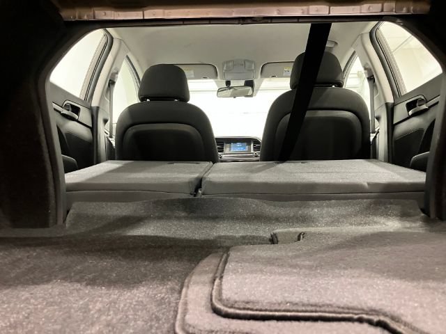 Used 2020 Hyundai Elantra SE w/ Cargo Package (C1) FWD image 33