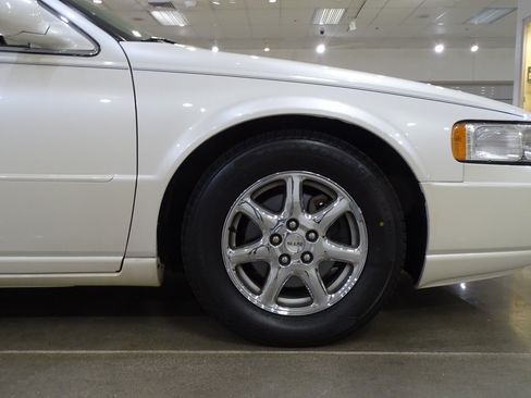 Used 2000 Cadillac Seville STS w/ Convenience Pkg FWD image 34