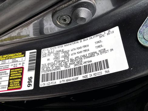 Used 2018 Toyota Tacoma SR5 AWD/4WD image 36