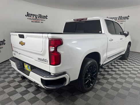 Used 2025 Chevrolet Silverado 1500 High Country w/ Technology Package AWD/4WD image 6