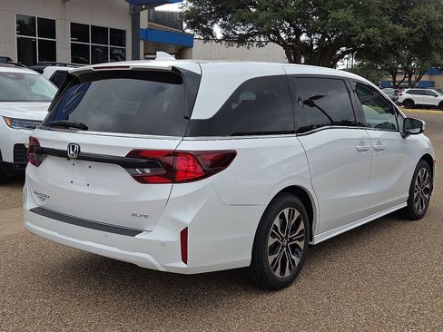 New 2026 Honda Odyssey Elite image 4