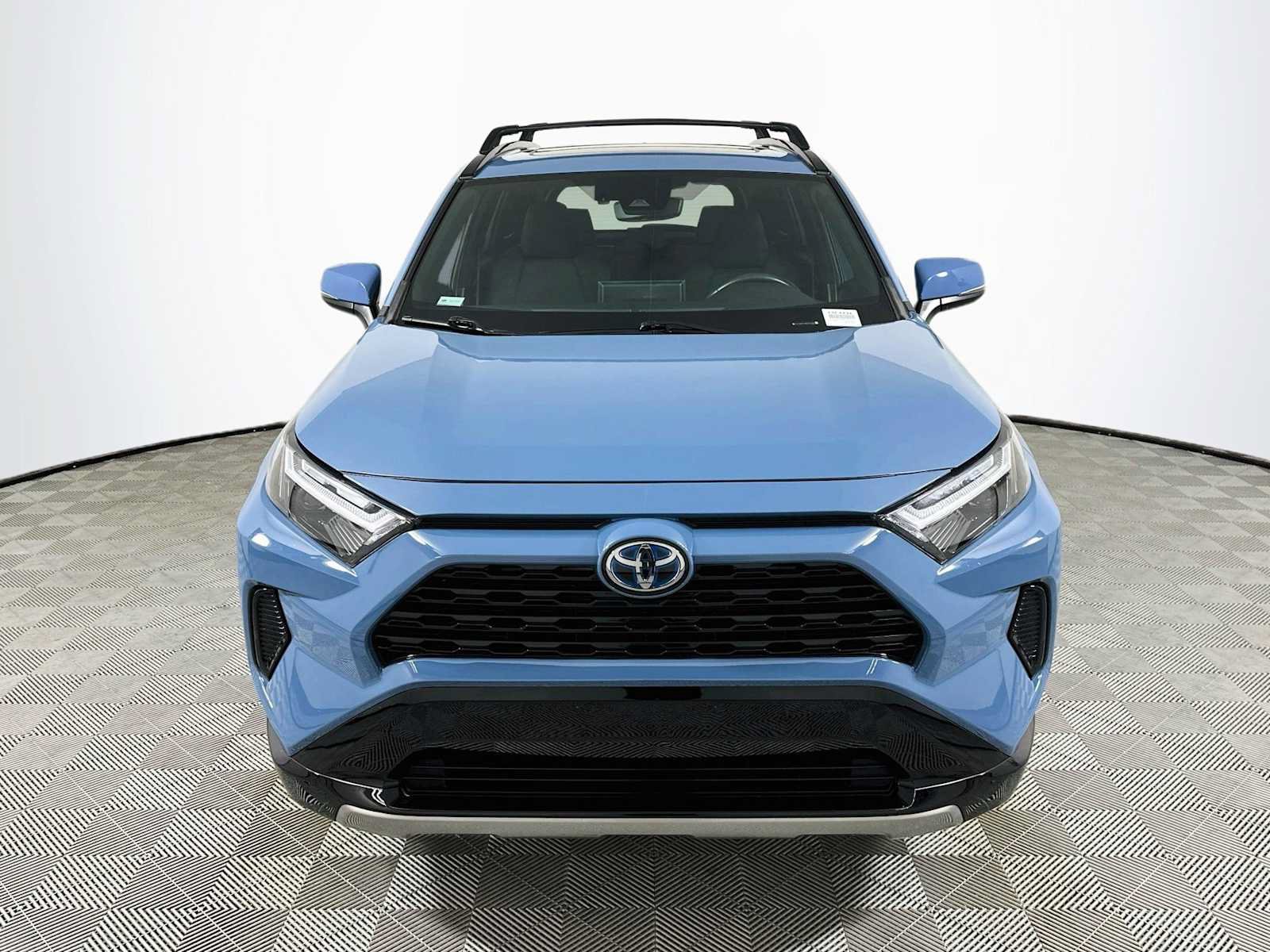 Used 2022 Toyota RAV4 SE w/ Convenience Package AWD/4WD image 2