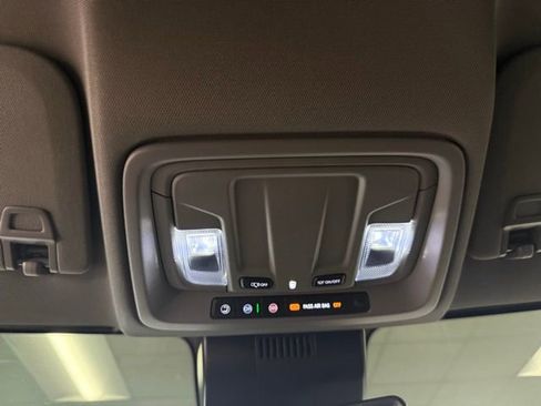 Used 2024 GMC Sierra 3500 Pro w/ Convenience Package image 17