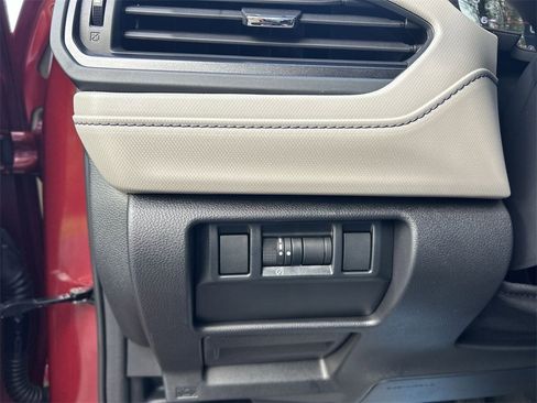 Certified 2025 Subaru Forester Premium image 17
