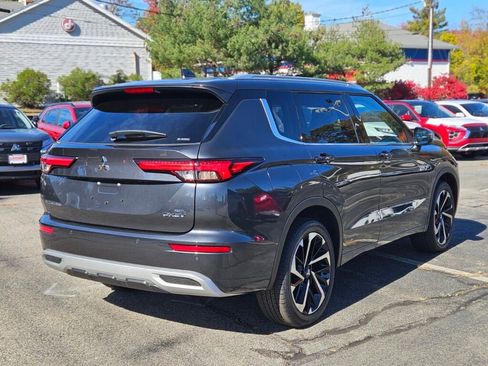 New 2025 Mitsubishi Outlander SEL image 5