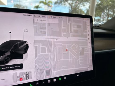 Used 2022 Tesla Model Y Performance image 10