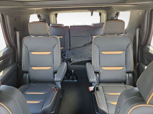 Used 2024 GMC Yukon AT4 w/ AT4 Premium Package AWD/4WD image 31