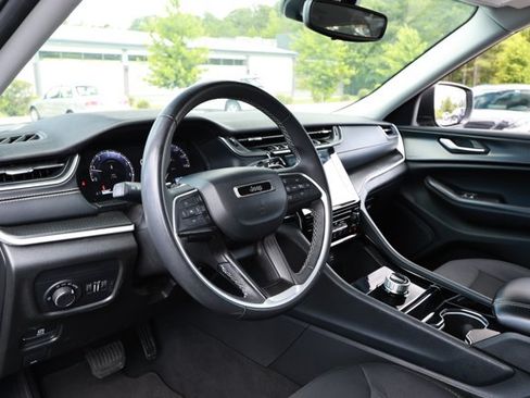Used 2023 Jeep Grand Cherokee Laredo RWD image 25