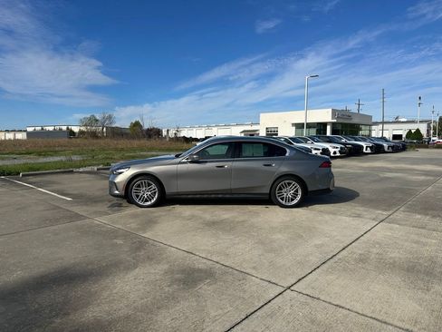 Certified 2024 BMW 530i w/ Convenience Package image 8