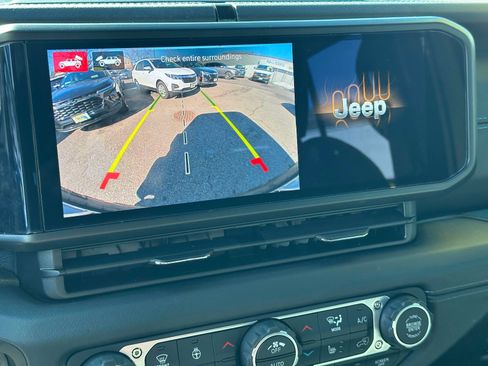 Used 2024 Jeep Wrangler High Altitude image 29