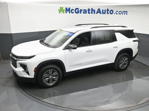 Used 2025 Chevrolet Traverse LT FWD image 22
