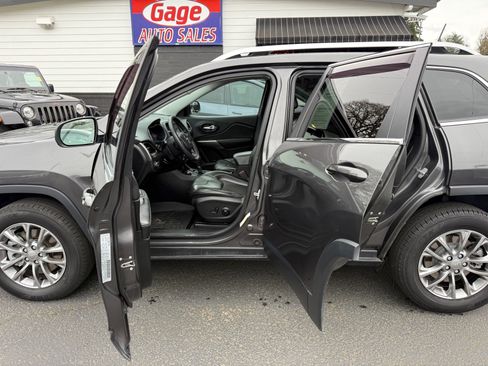 Used 2019 Jeep Cherokee Latitude Plus AWD/4WD image 20
