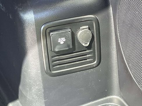 Used 2022 Toyota 4Runner Limited AWD/4WD image 13