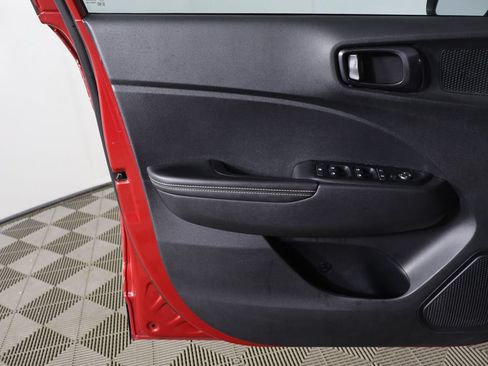 Certified 2023 Hyundai Venue Limited FWD image 19