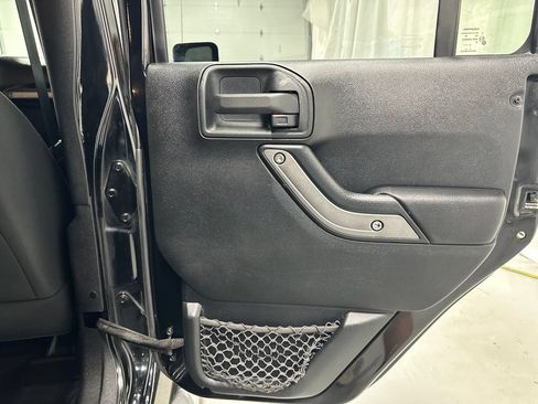 Used 2011 Jeep Wrangler Unlimited Sport AWD/4WD image 37