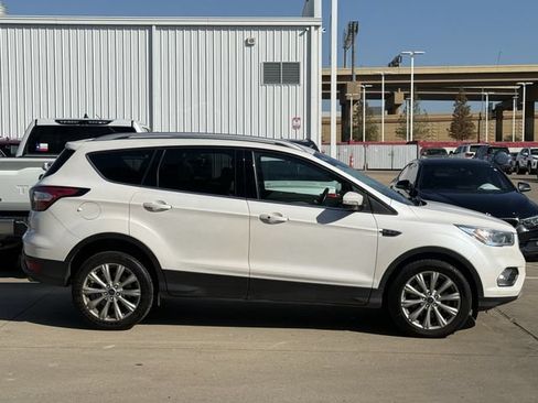 Used 2017 Ford Escape Titanium AWD/4WD image 3